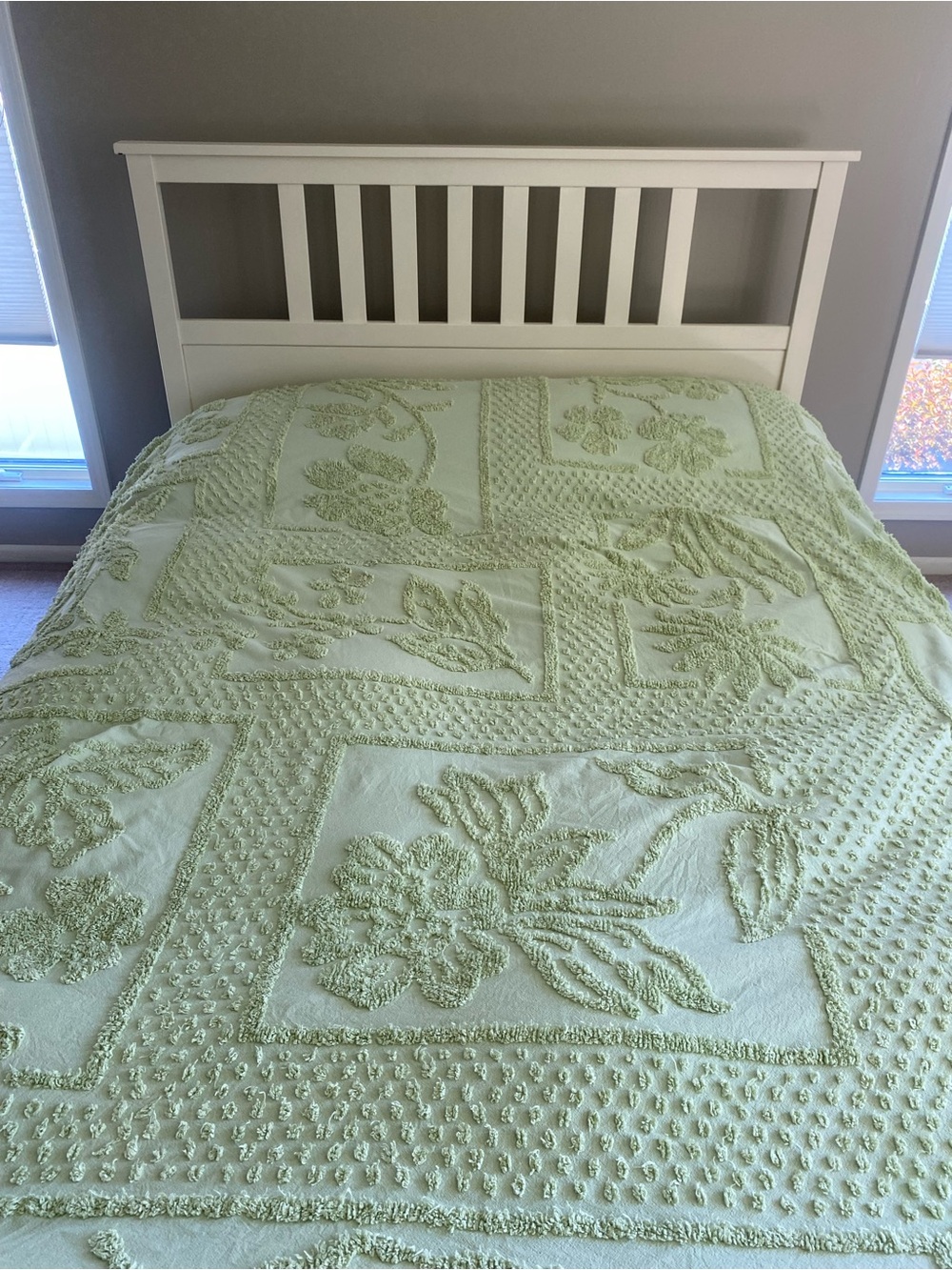 Vintage Chenille Textured Floral Cotton Bedspread in Light Green Boho